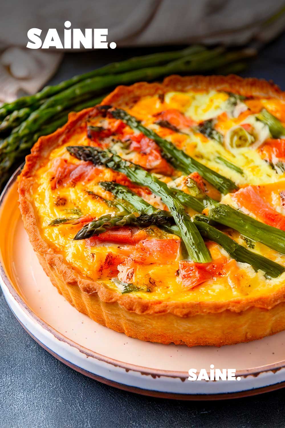 Quiche printanière au saumon et asperges – Recette gourmande et facile - SAINE.