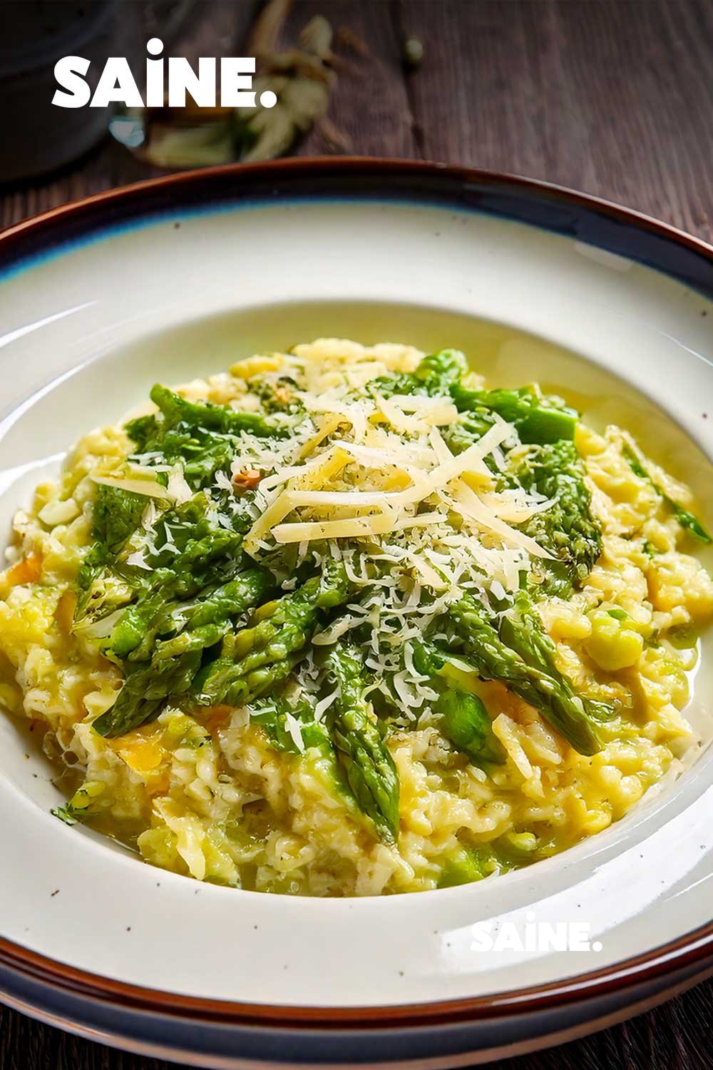 Risotto aux asperges et parmesan – Recette facile pour le printemps - SAINE.