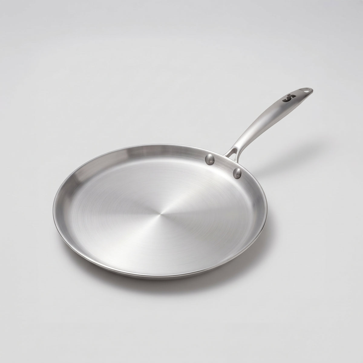 Crêpière inox 26 cm SAINE fabriquée en France, bord bas et fond plat, compatible induction