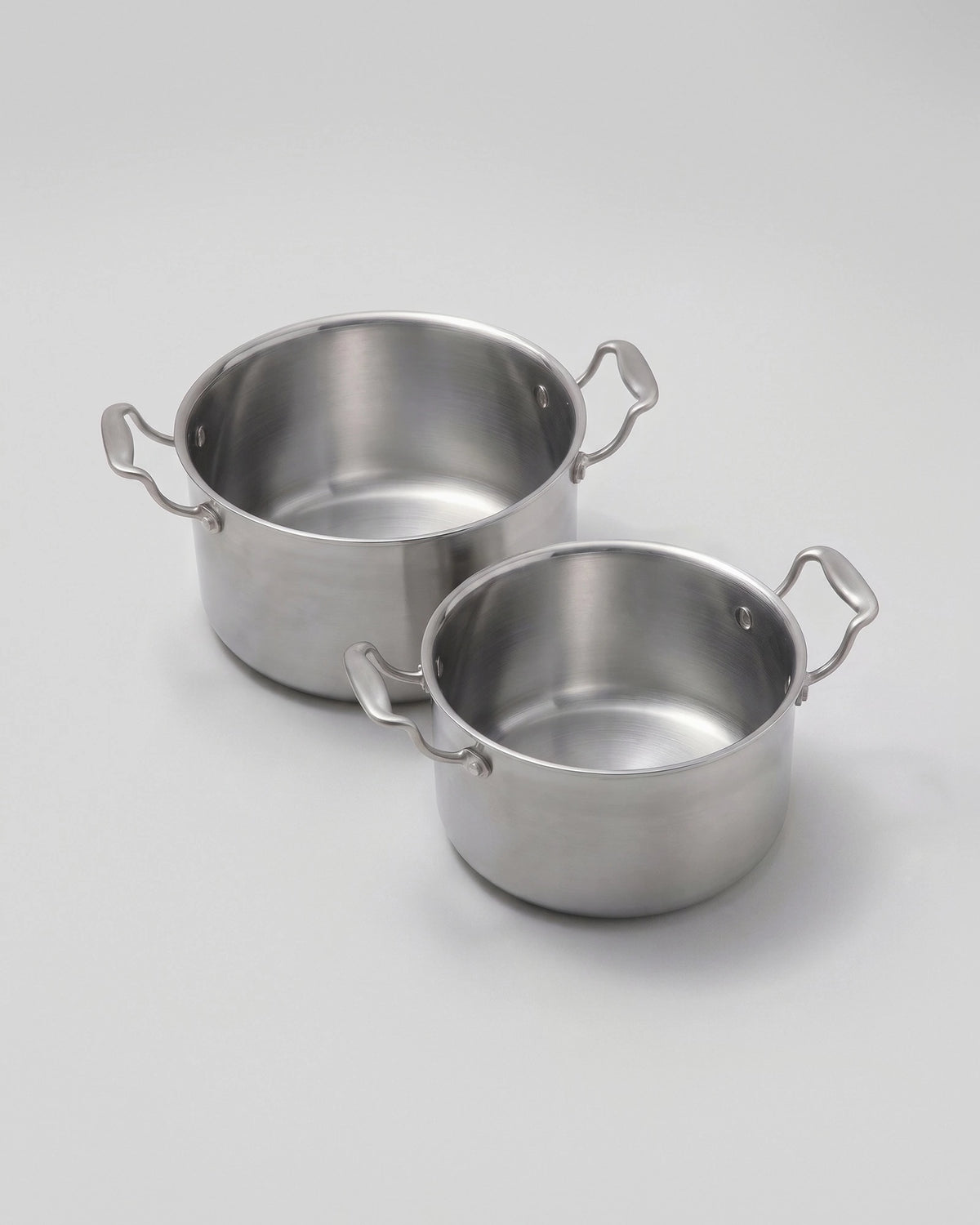 Duo de marmites faitouts inox SAINE 20 et 24 cm à anses rivetées, fabriquées en France, compatibles induction