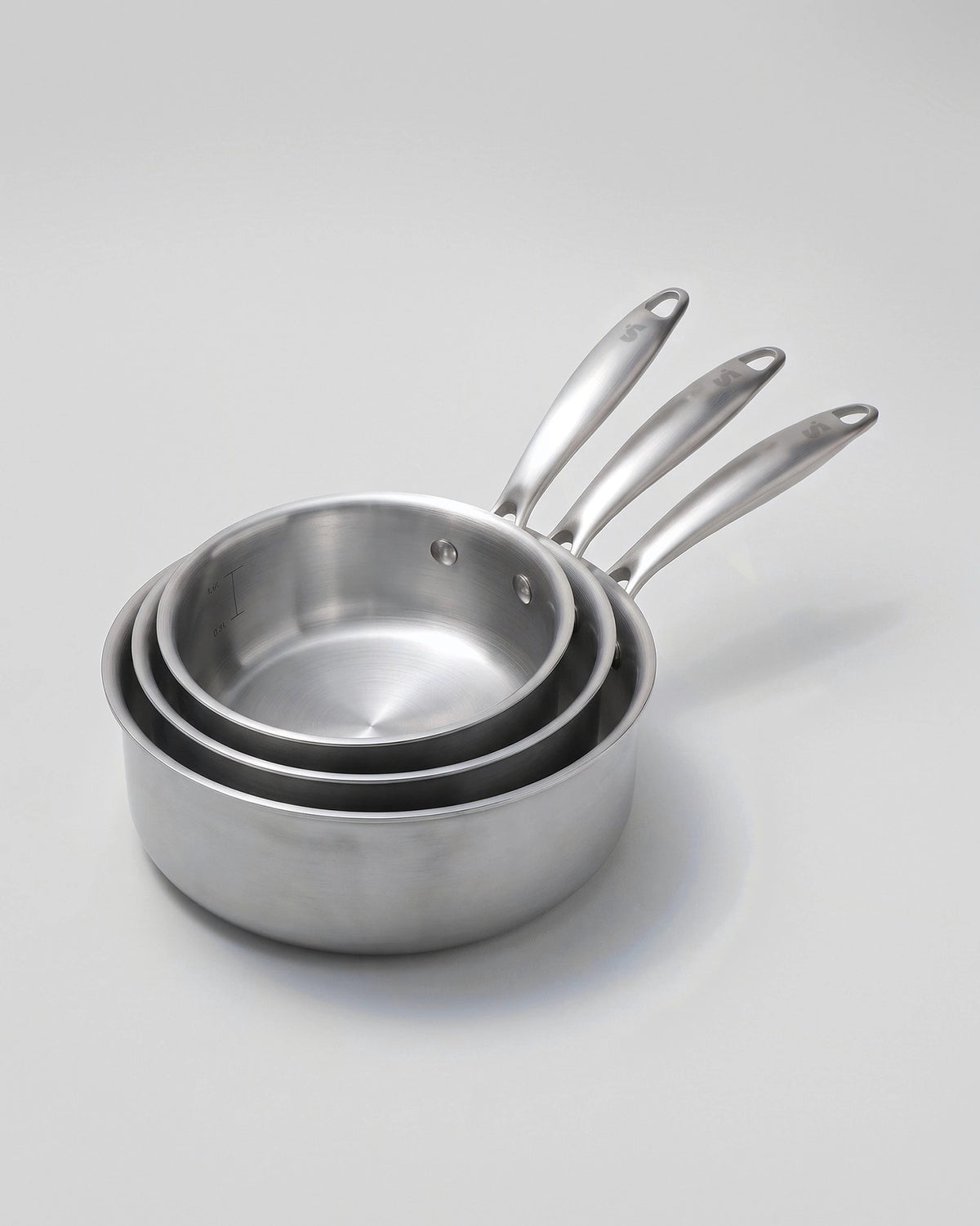 Lot de 3 casseroles inox SAINE 16, 18 et 20 cm emboîtées pour gagner de la place dans le placard
