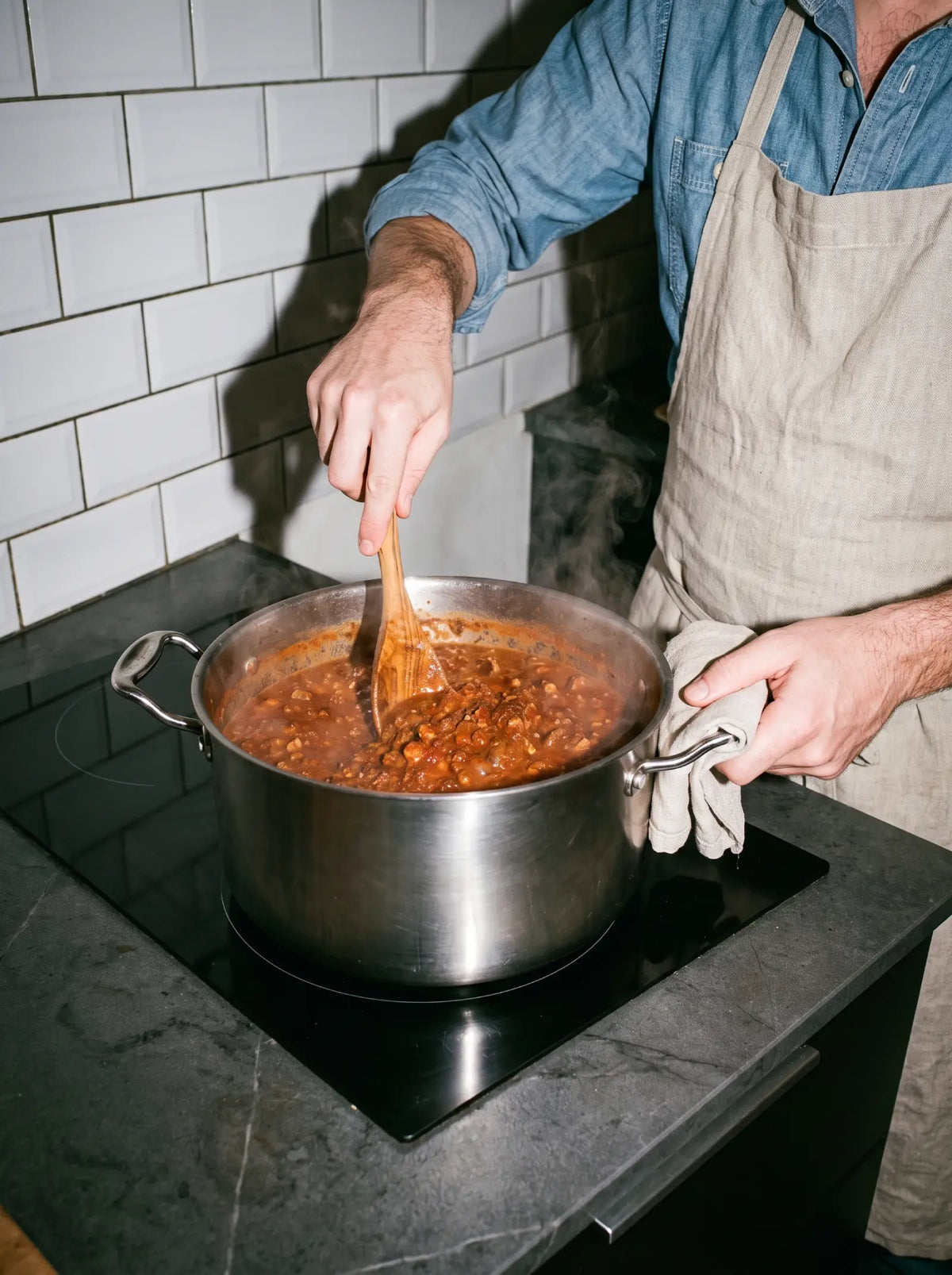 Chili con carne mijoté dans la marmite inox 28 cm SAINE sur plaque induction