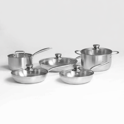 batterie de cuisine en inox avec poêles casserole et marmite