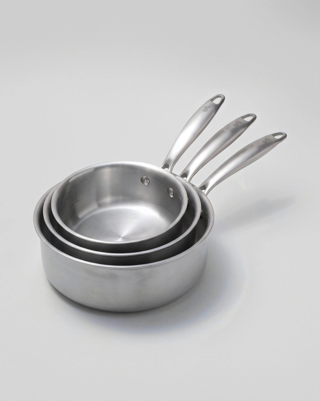 Lot de 3 casseroles inox SAINE 16, 18 et 20 cm emboîtées pour gagner de la place dans le placard