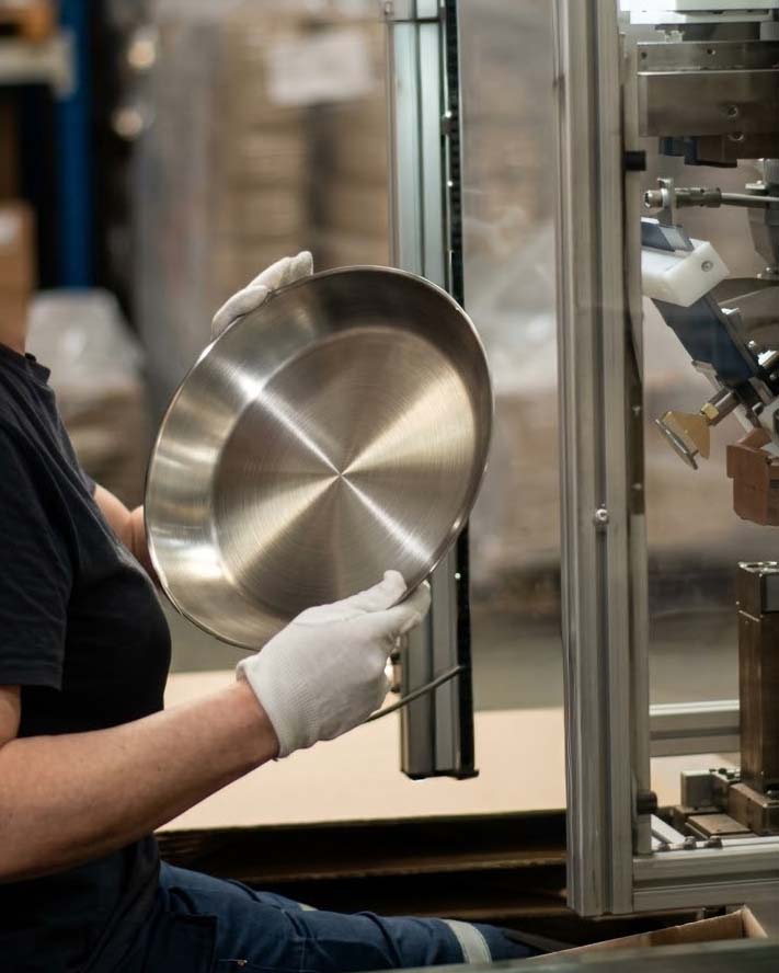 Atelier français SAINE, poêle en inox 18/10 contrôlée à la sortie de presse
